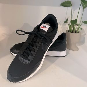 Nike Daybreak Trailwind Sneakers